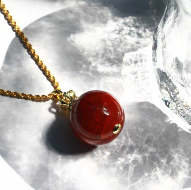Red agate dragon pattern round bead pendant