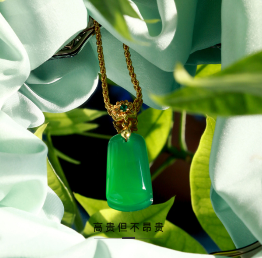Copper inlaid green agate pendant with no worries tablet